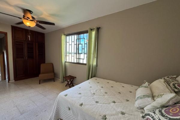 Casa con piscina en lote de 2.239 m²