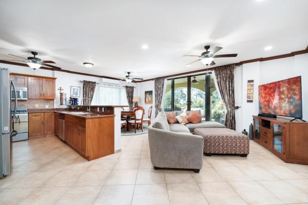 Stunning townhome in boquete canyon village
