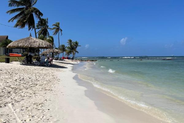 Playa escondida resort apartamento con piscina en venta