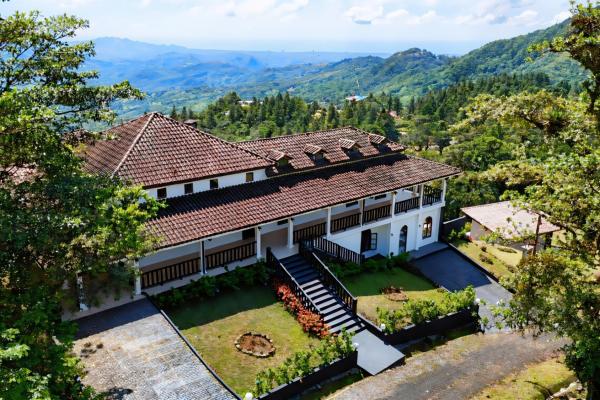 Se vende impresionante casa con vistas al mar en altos del maría