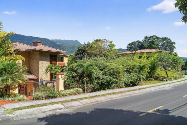 Boutique-style 8 suite luxury villa in boquete