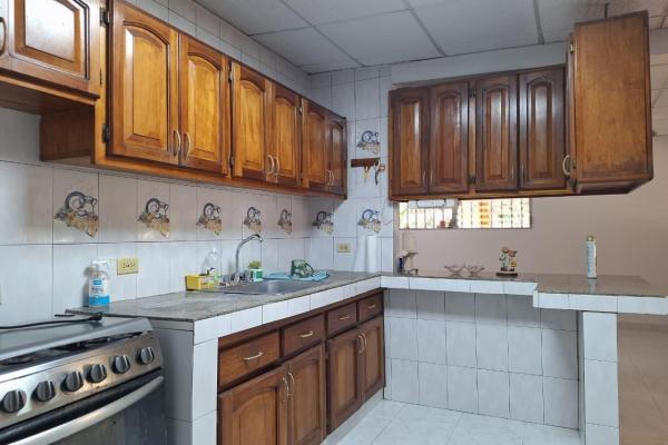 House with pool on the main road of nueva gorgona