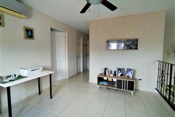 Venta de casa adosada en villa de las azores en villa lucre