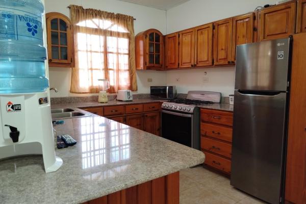 Se alquila casa en boquete, emerald drive.