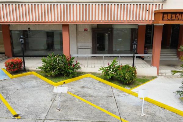 Commercial premises for sale in tumba muerto