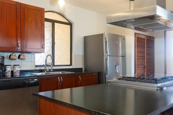 Rare ground-floor canyon view condo in los molinos