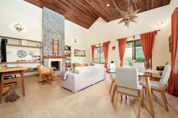Casa en boquete con casita y vistas impresionantes al volcán