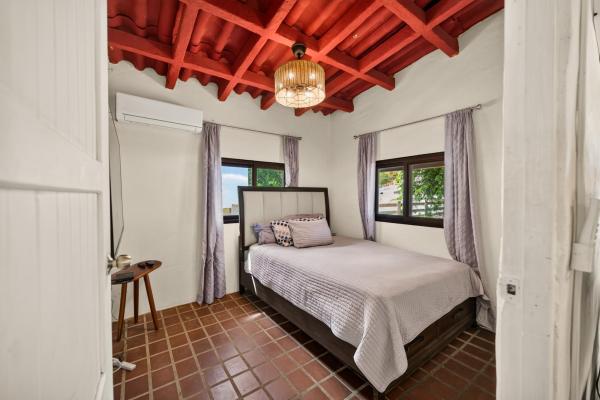 Beachside villa in playa malibu
