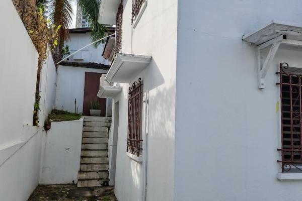 Casa comercial en la cresta a metros de via españa