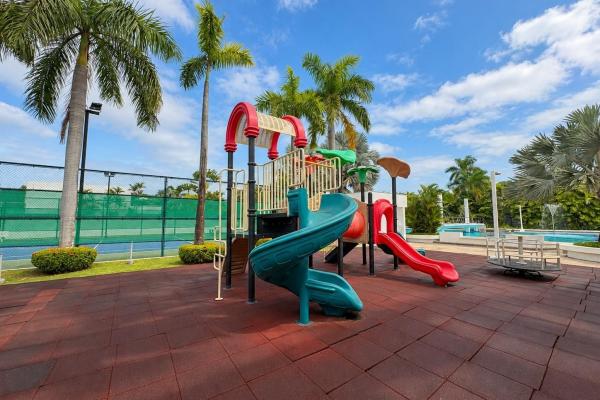 Casa amoblada con piscina en alquiler en costa sur - ph costa esmeralda