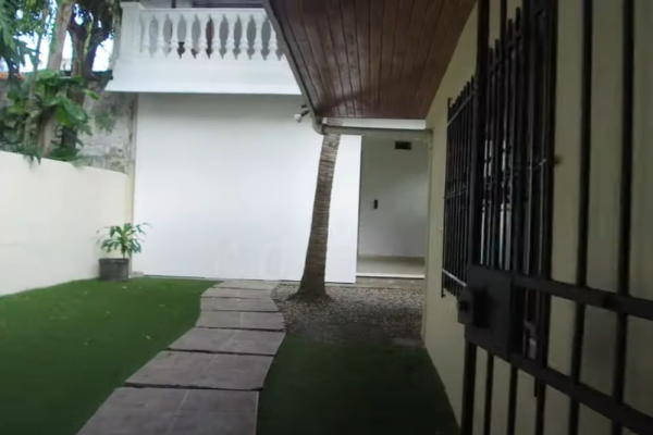 Alquiler de casa comercial en marbella