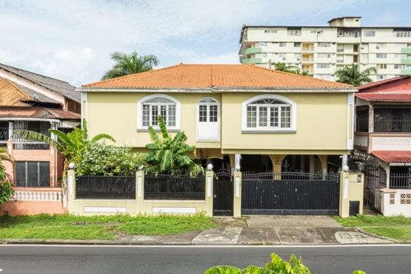 House for sale in the old town of colón, panama