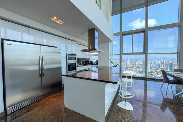 Luxury penthouse in panama city panama