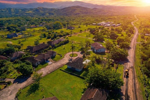 Modern furnished 2-bedroom home in boquete