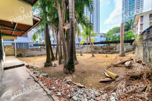 Venta de terreno con casa en coco del mar