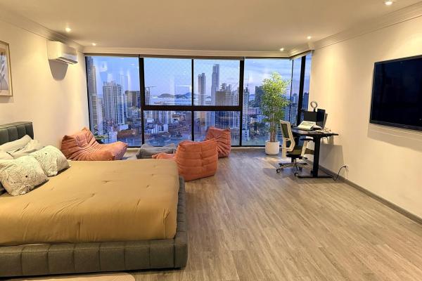 The bay at your feet · 360° · 13th floor la cresta