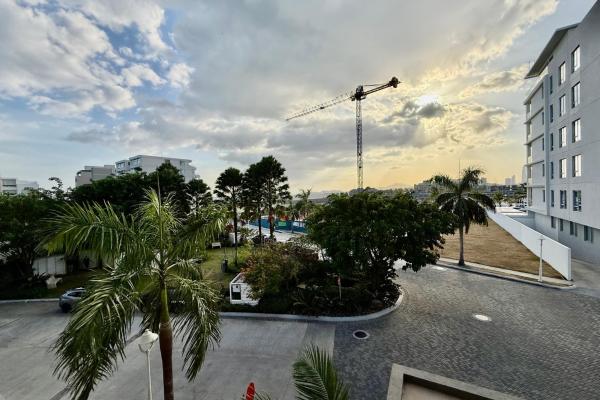 Sale or rent apt in ocean reef