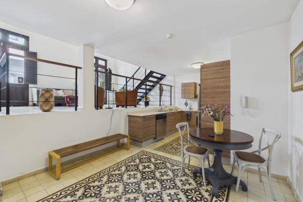 El refugio del narrador: un loft romántico de 3 niveles