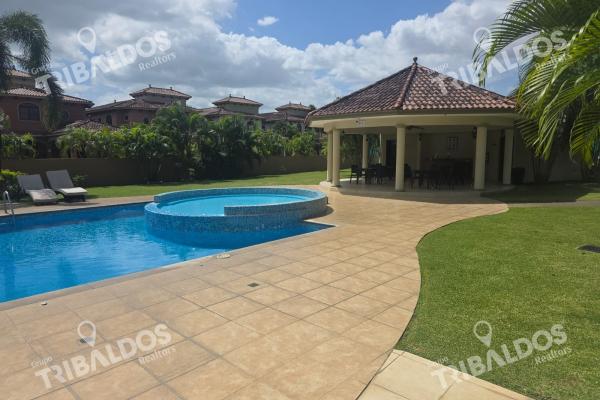 Sale of house in el doral