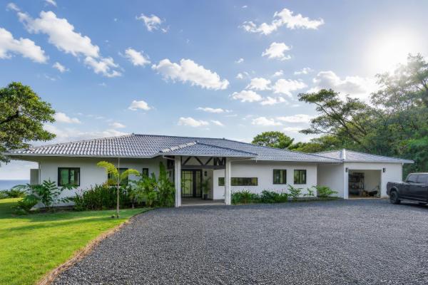 Casa con vista al mar en morrillo heights, veraguas