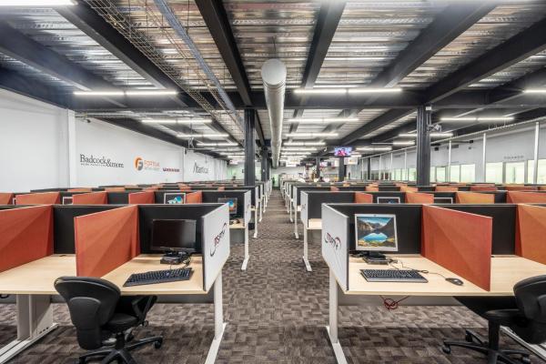Venta de edificio para oficinas y call center en albrook fields