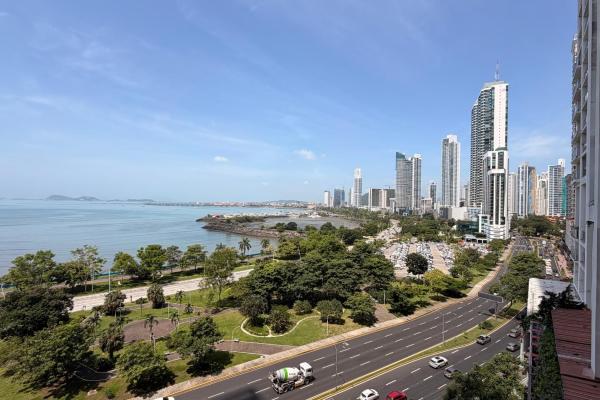 Furnished apt in high floor - white tower - 121 m2