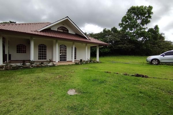 Se alquila casa en boquete, emerald drive.