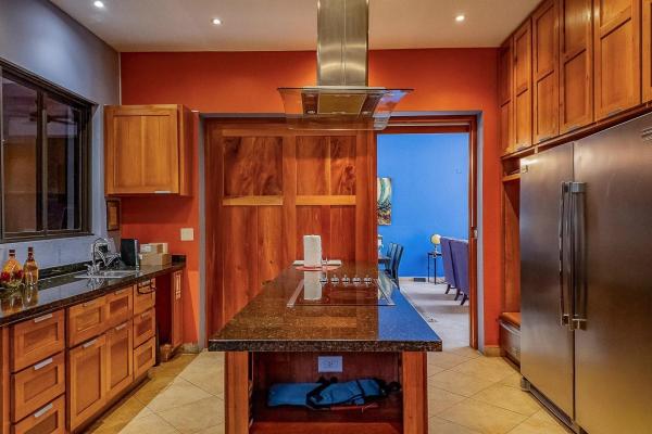 Boutique-style 8 suite luxury villa in boquete