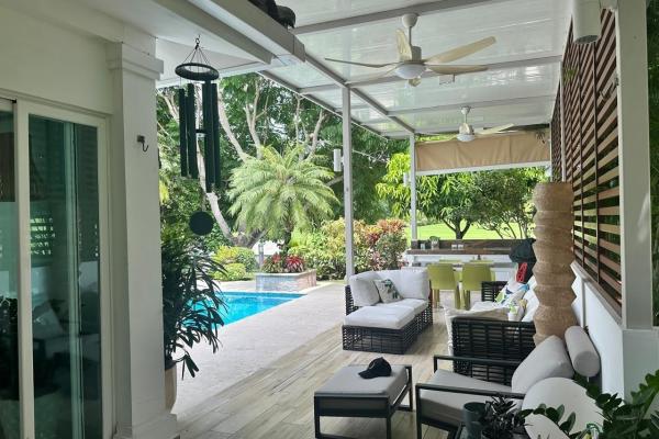 Villas de miraflores residence for sale