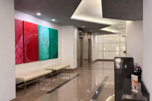 Se alquila oficina amplia y muy bien ubicada