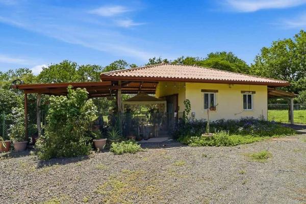 Custom country home with casita in pedasi