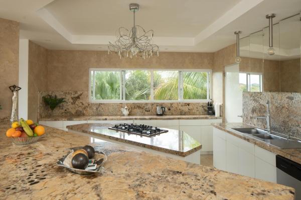 Beachfront 4-bedroom home with pool in boca chica