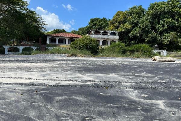Ideal lot for beach house or development