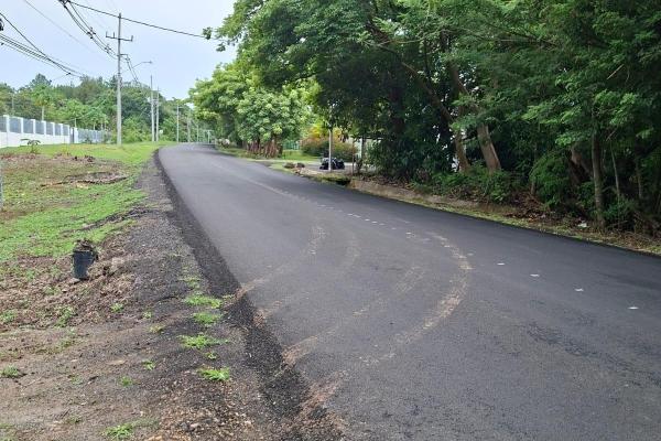 Excelente terreno con mejoras vía el valle