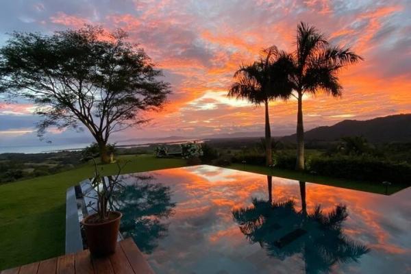 Luxurious beach house in canas