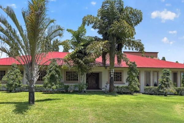 4-bedroom hacienda-style home in david