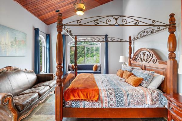Elegante casa estilo colonial en valle escondido boquete