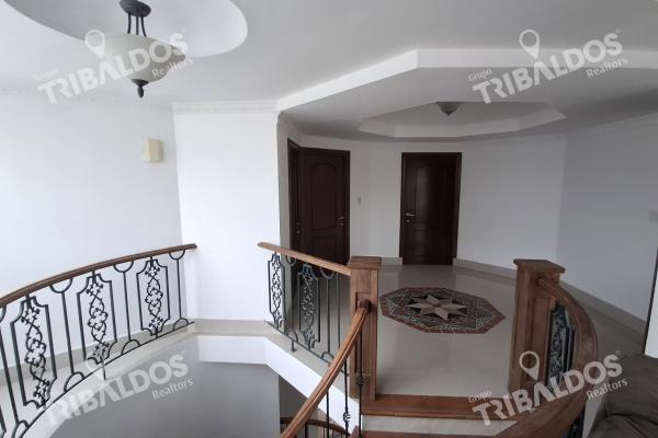A single-family house with a pool is for sale in altos de panama.