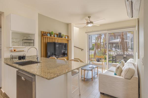 Furnished 2-bedroom beach home in playa caracol