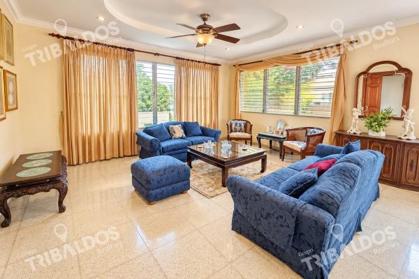 Venta de casa unifamiliar en san francisco | 3 recámaras, amplia terraza y 2 estacionamientos