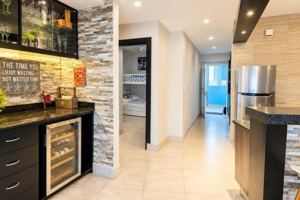 2-bedroom apartment | ocean waves | nueva gorgona