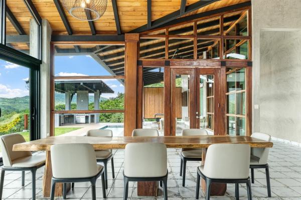 Santa fe high-quality mountain house with pool