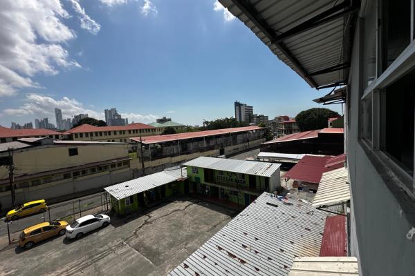 Commercial building for sale