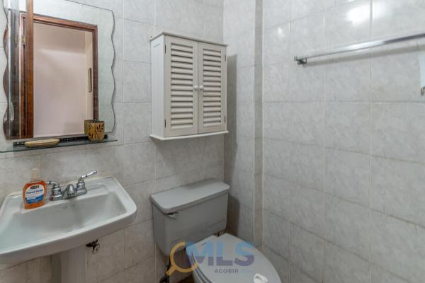 Two-story house with 4 bedrooms in altos de panamá