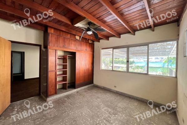 Venta de terreno con mejoras en el carmen