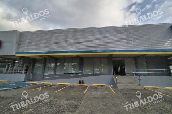 Alquiler local comercial via españa a pocos metros de la ernesto t. lefevre
