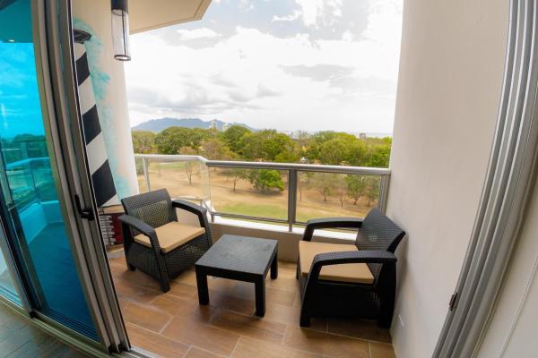 Apartamento en el 8vo piso en coronado golf tower