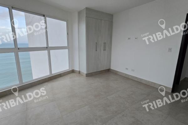 Sale of apartment in ocean waves nueva gorgona