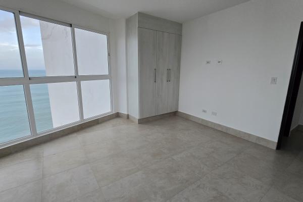 Venta de apartamento en ocean waves nueva gorgona