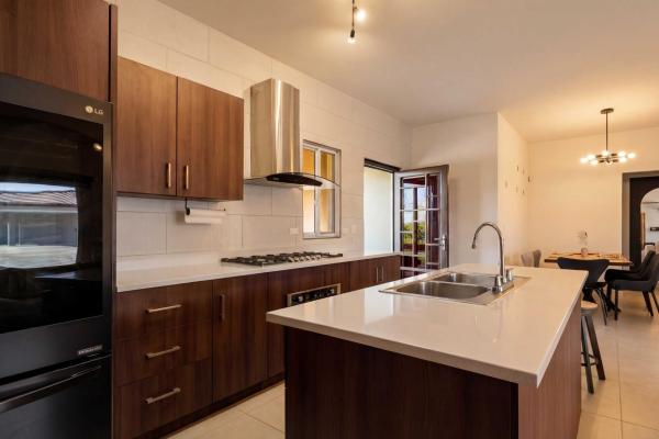 Modern furnished 2-bedroom home in boquete